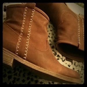 Cool way leather booties